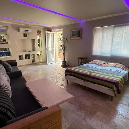 Appartement Le Petit Riad,climatisée,proche Fréjus